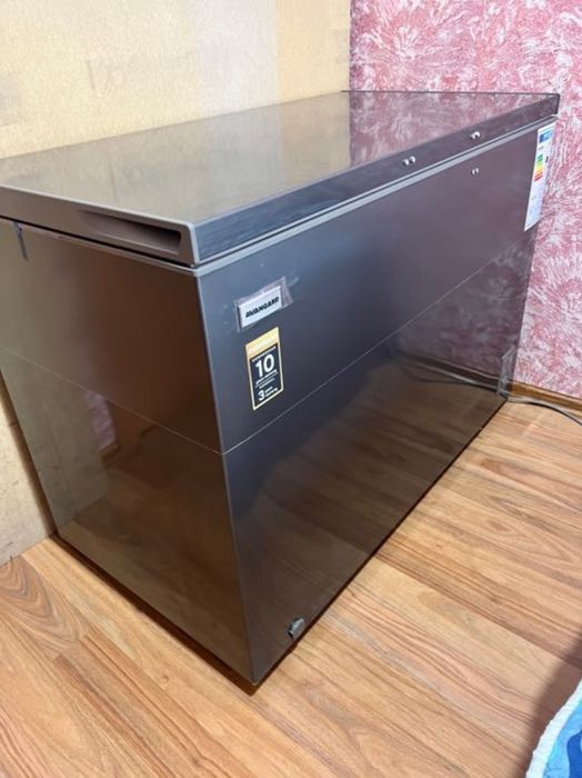 Морозильник300л, общий объем 350л.