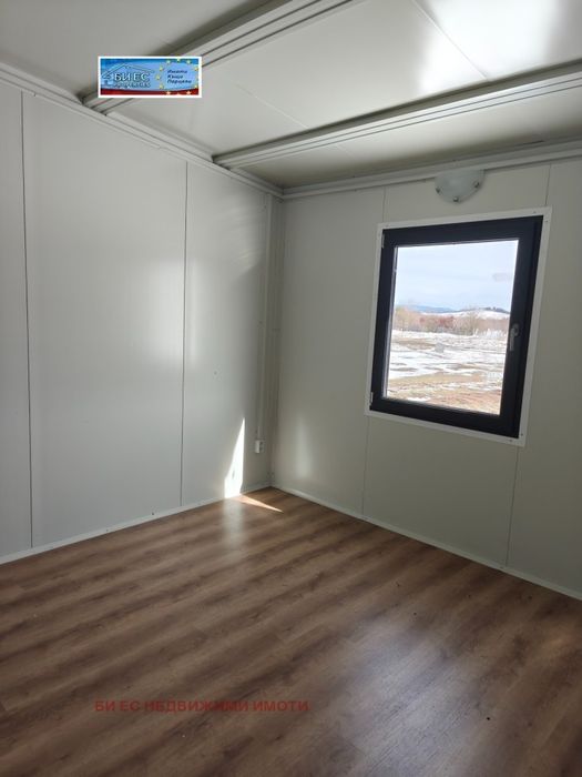 Къща в с. Рельово 68 m² и двор 4000 м²