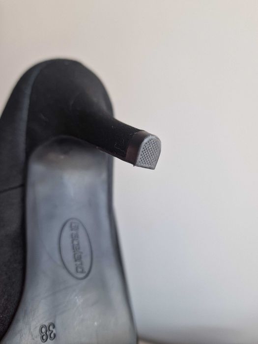 Обувки черни велур-15 лв.-38 номер