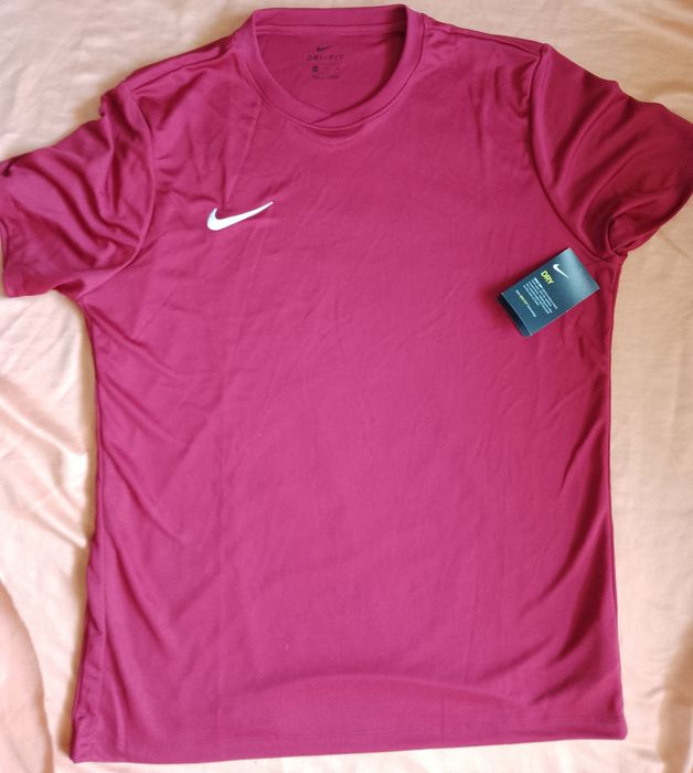 Nike - чисто нова тениска