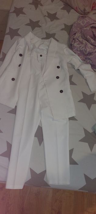 Киімдер сатылады