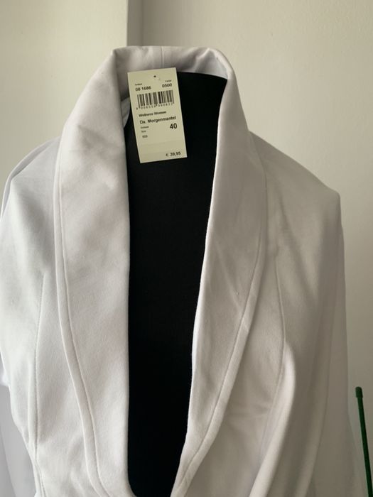 Halat de baie , NOU cu eticheta- skinny huber nu victoria secret