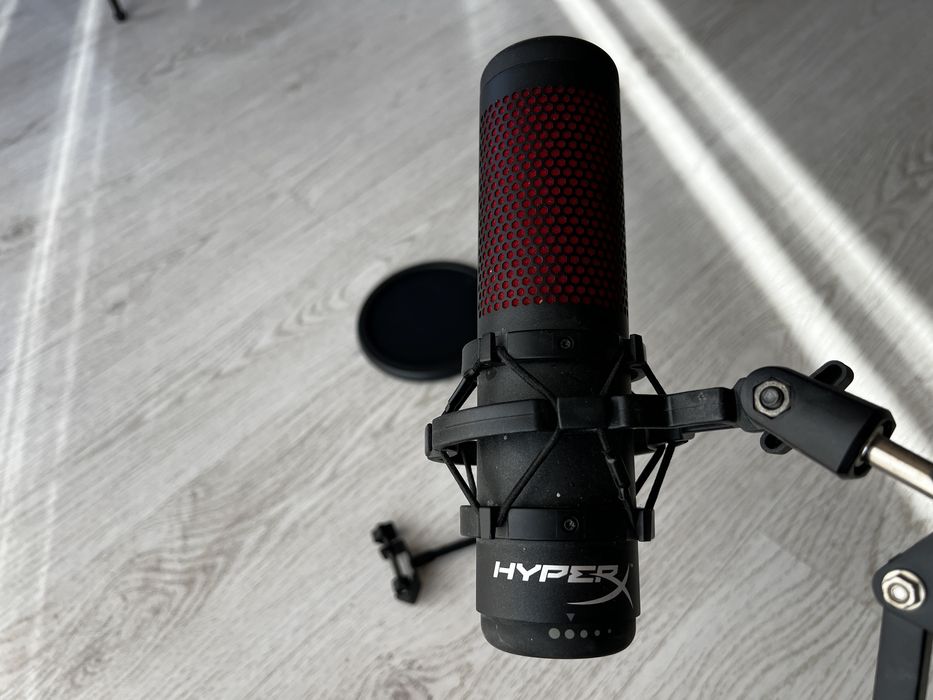 Microfon HyperX QuadCast cu suport