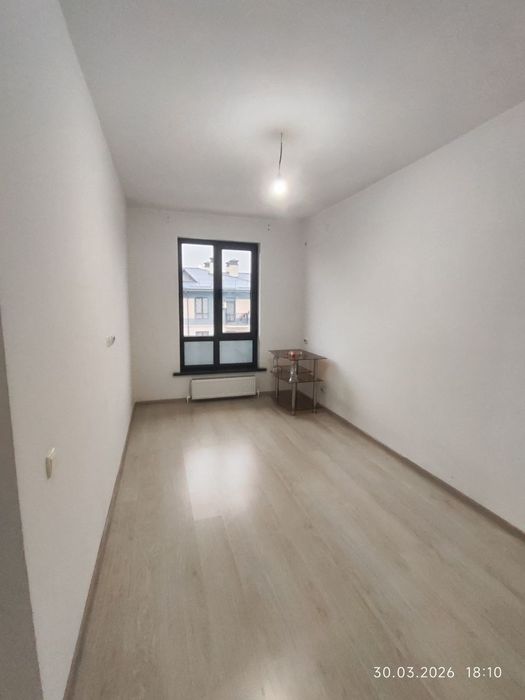 Продается 2 комнатная в новостройке . Кадышева.