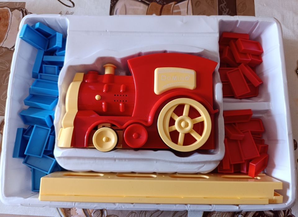 Паровозик (поезд)Домино Domino Steam Train