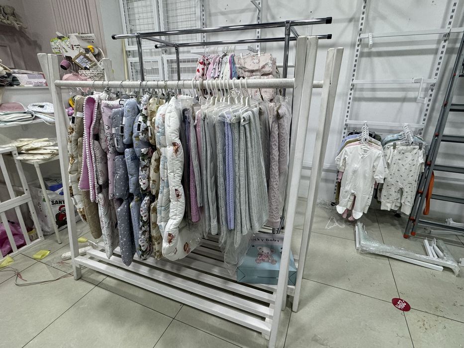 Полки для магазина , стеллаж, вешалки,