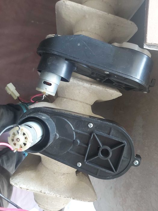 Motor cu reductor (cutie viteze) 12V / 6V pentru mașinuțe electrice copii