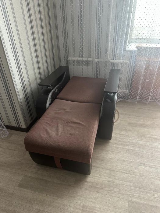 Отдам даром диван и кресло