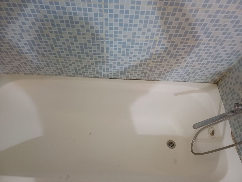 Срочно продается акриловая ванна бу