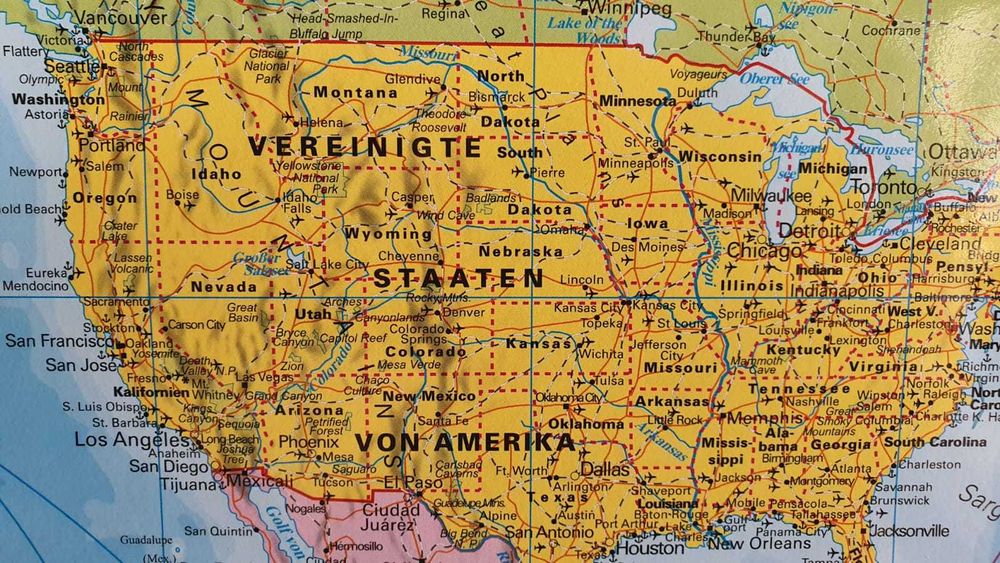 Harta Lumii 137 x 89cm in Limba engleza sau germana calitate deosebita