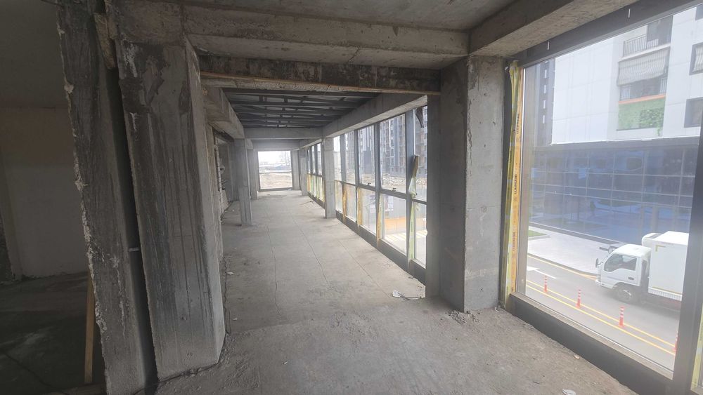 Сдаётся отличное торговое помещение возле аэропорта. Рядом есть КФС