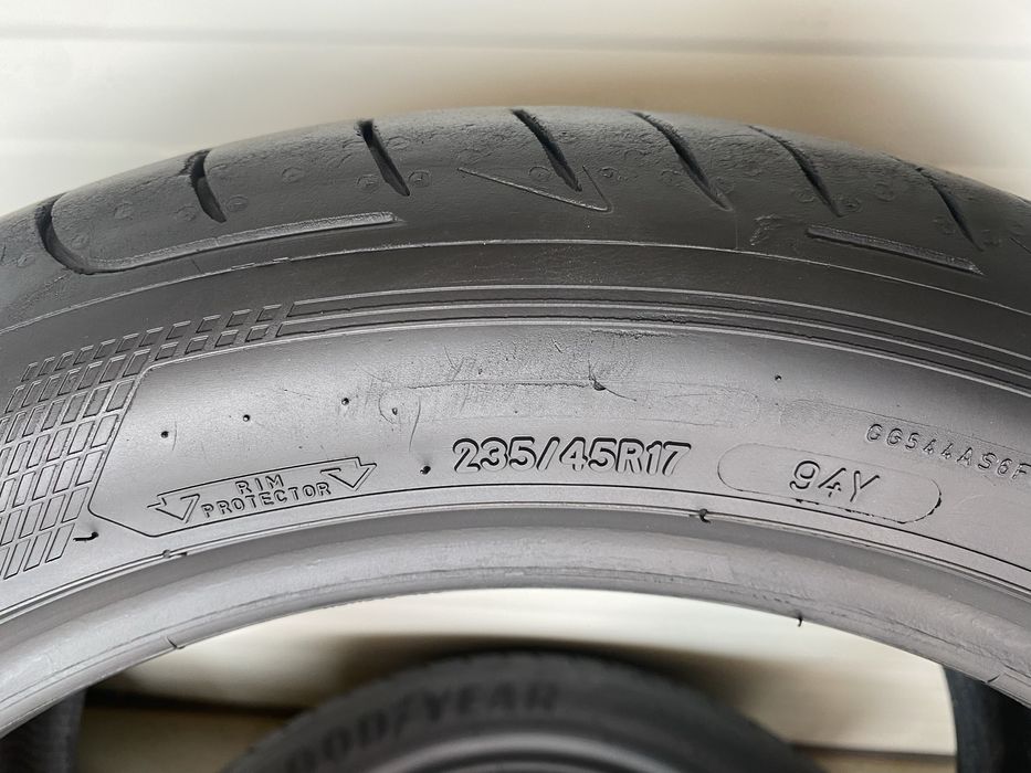 3бр летни гуми 235/45/17/Goodyear Eagle F1 assymetric/dot0720/5.5мм
