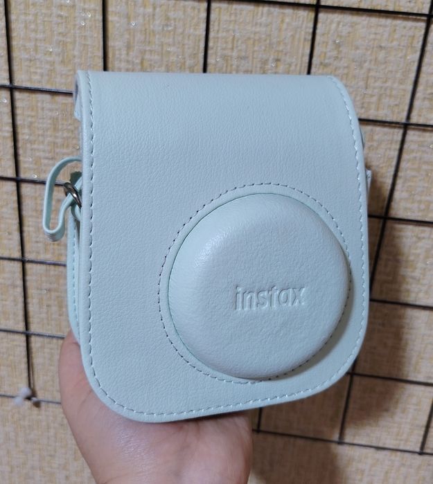 Полароид Instax mini 12