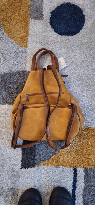 Малка кожена раница