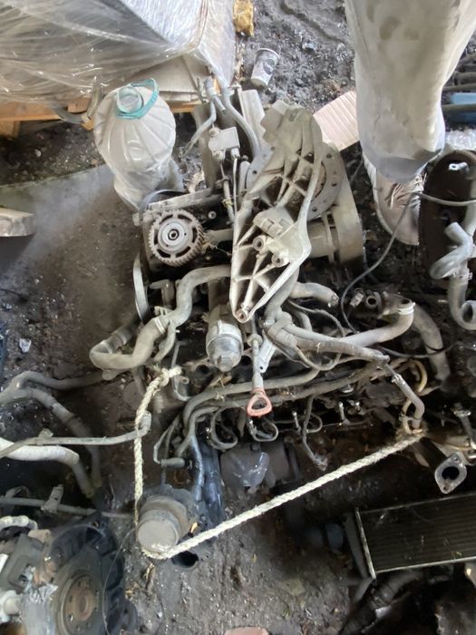 Двигатели за Автомобили мерцедес пежо,нисан рекстън рено, голф