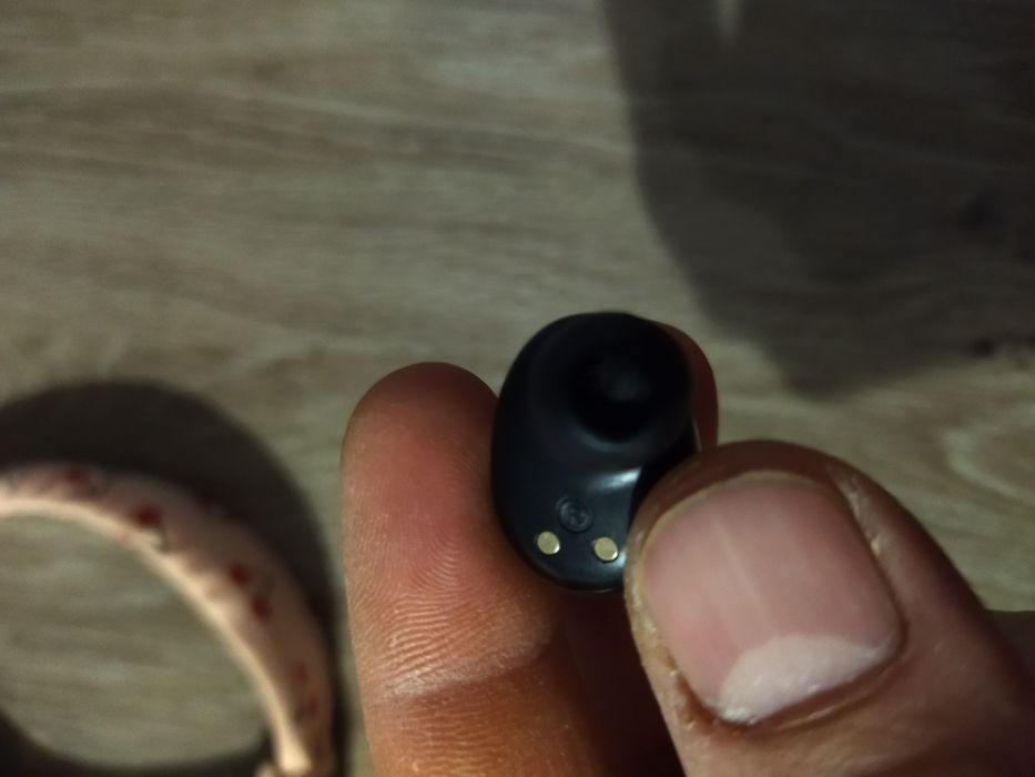 Блютуз наушники два разных