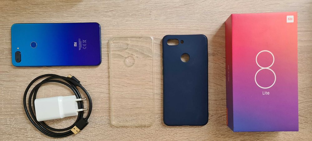 Xiaomi Mi 8 Lite + Mi Band 3