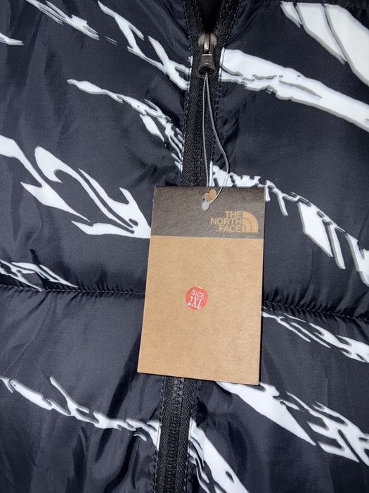 Geacă XXL The North Face negru neagră gri alb zebra noua nepurtata