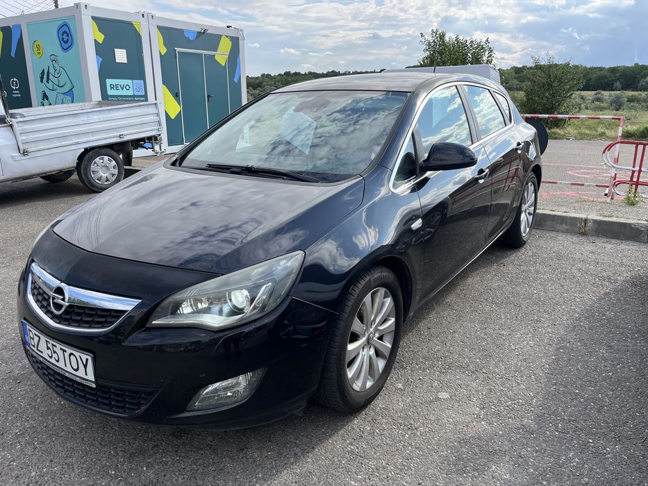 Vand opel 1,7 cdti 3300 euro