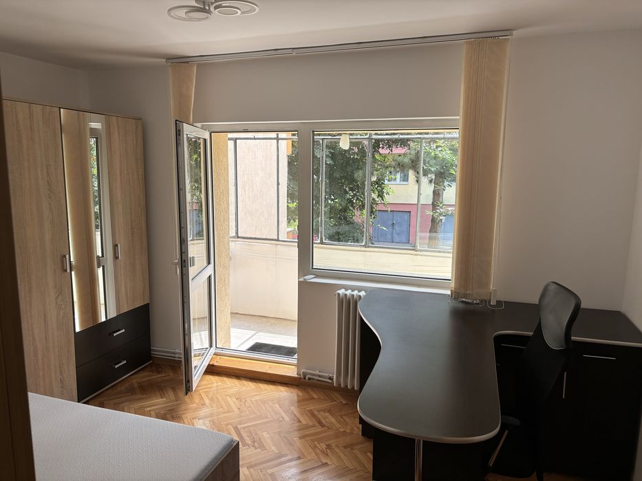 Inchiriez ap 4 camere, in Zorilor