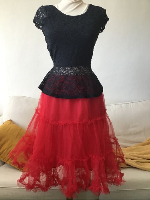 Новa пола тюл и дантелен топ