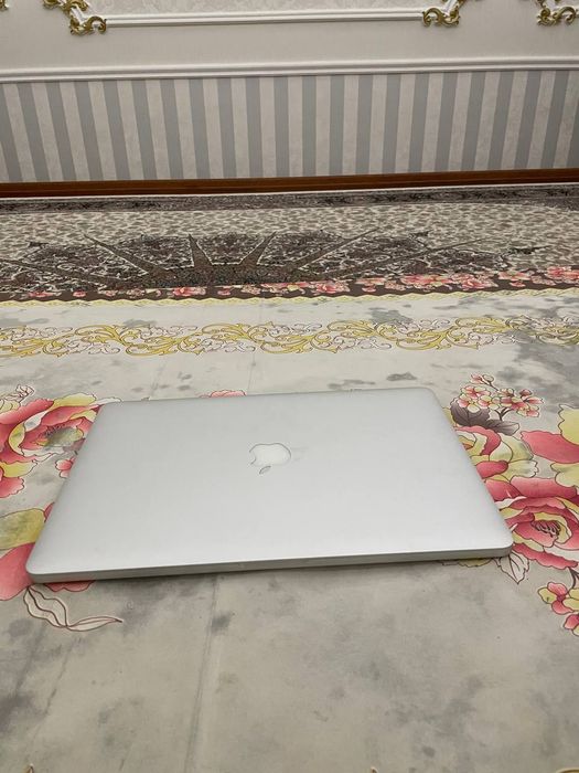 Mac book pro 15 yaxshi ishlatingan