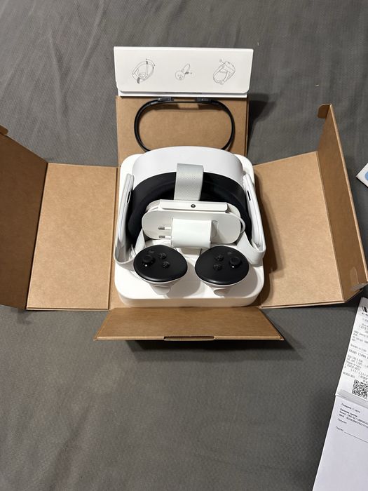 Oculus Quest 3s с гаранция.