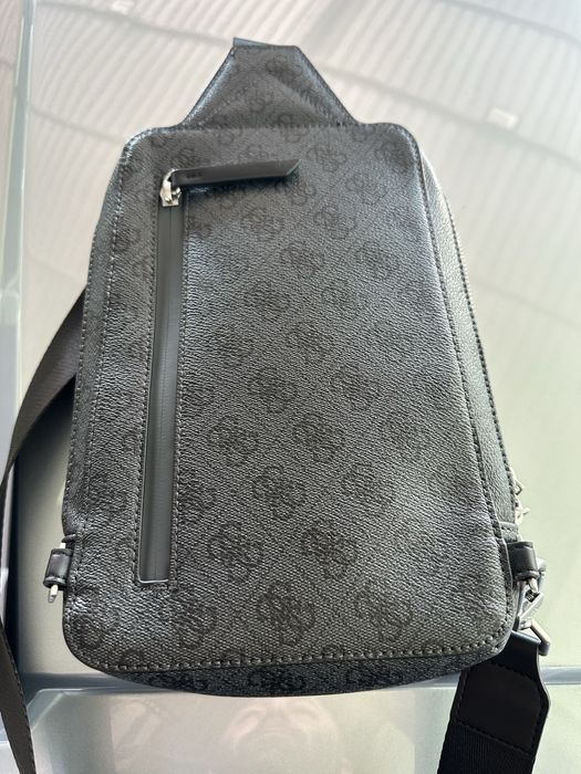 Чисто нова чанта GUESS оригинална
