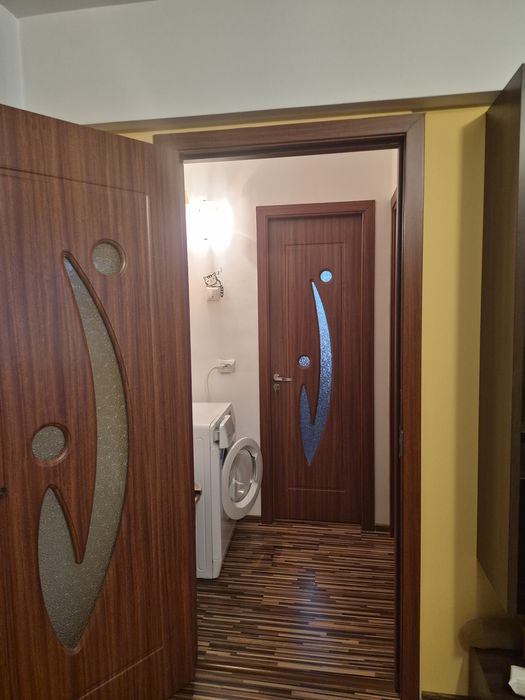 Închiriez apartament
