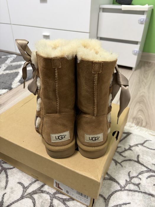 Vand ugg  noi stare foarte buna