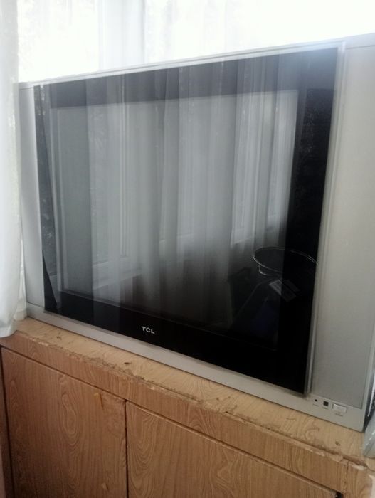 Телевизор TCL в отличном состоянии