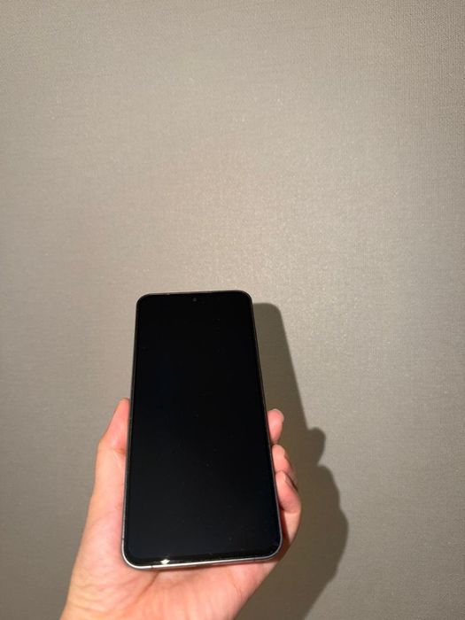 Продам телефон Самсунг S24