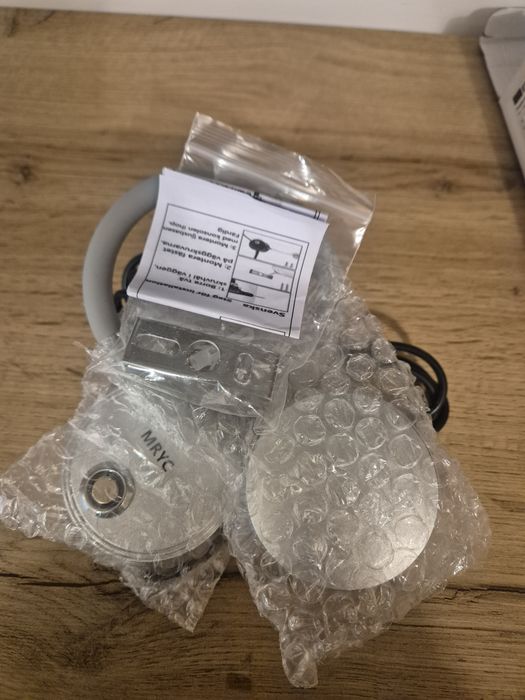 Чисто нова нощна лампа с USB кабел