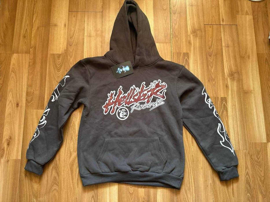 Hanorac Hellstar cu eticheta (nu Nike, Gucci, Adidas, Balenciaga)