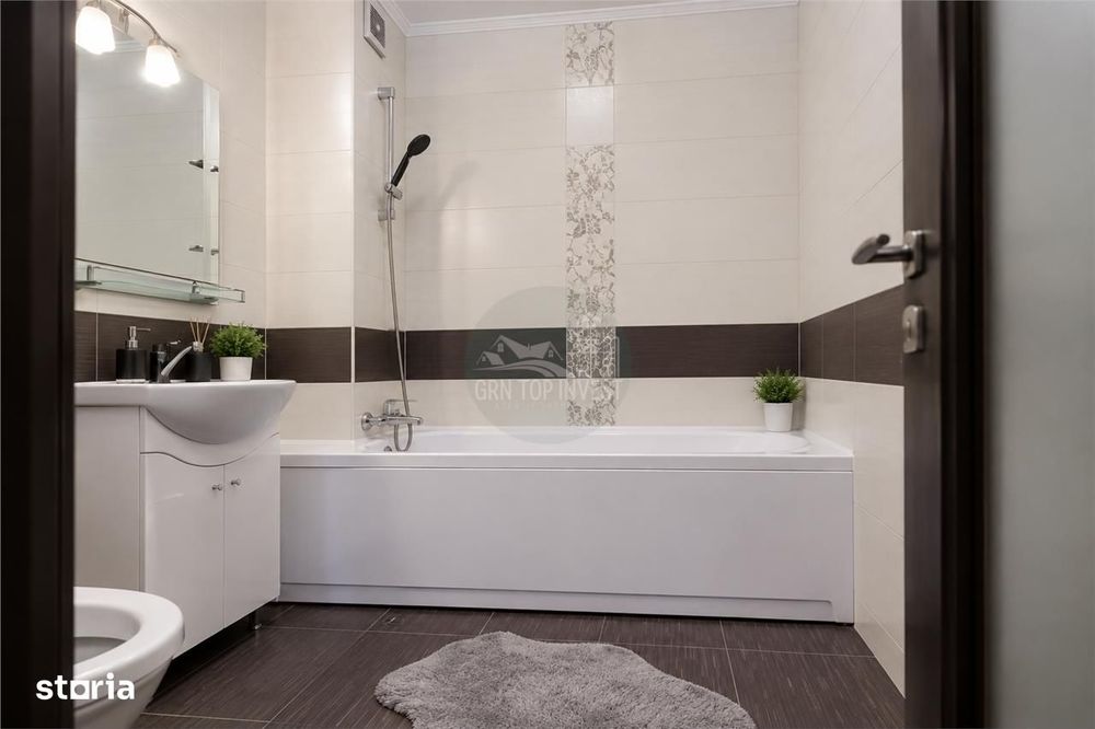 Apartament modern 3 camere zona Centrala