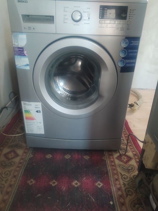 Xaladilnik va stralni moshinka sotiladi