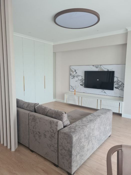 Сдаётся.  Акай сити.  2 комнатный квартира  14 этаж  20 этажный дом.