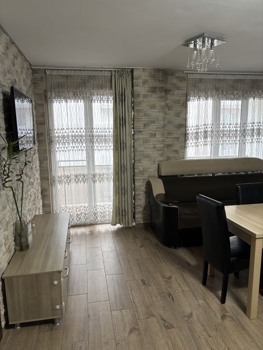 Vand apartament 3 camere