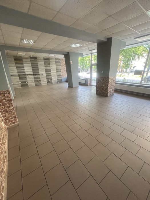 Vand spatiu comercial