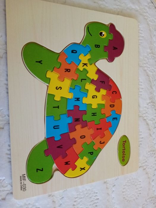 Детски дървен пъзел с английската азбука- костенурка, риба и охлюв