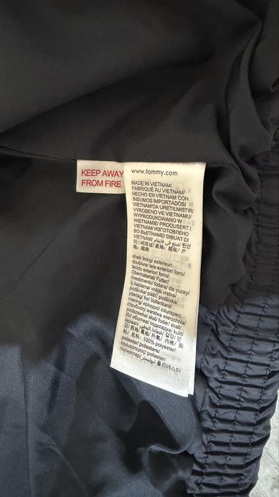 Geaca Tommy Hilfiger marimea 116 copii