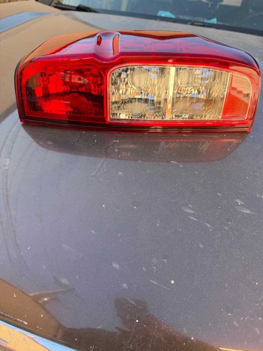 Stop Nissan dreapta spate nou