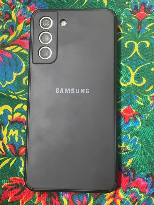 Самсунг s21 fe продаю