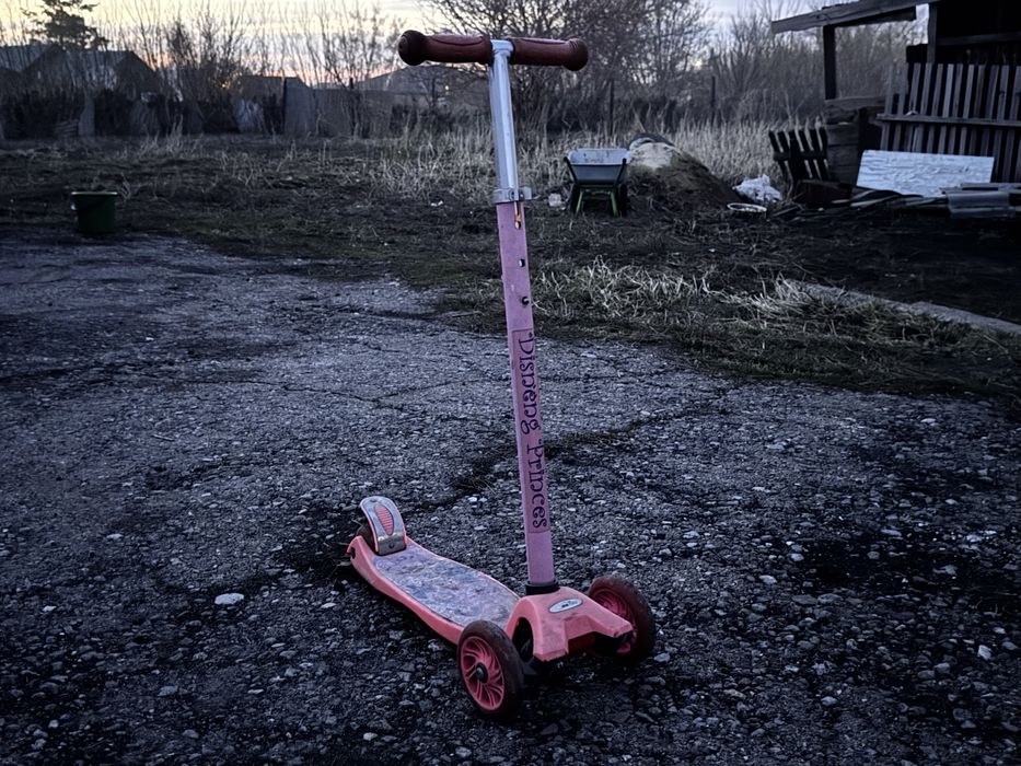 Детский самокатт.