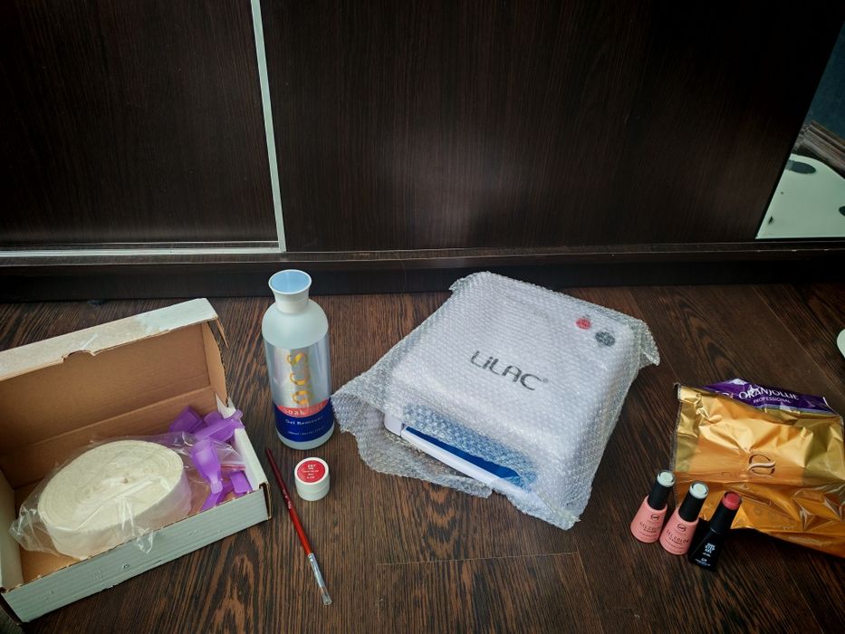 Set complet  manichiura lampa UV nou