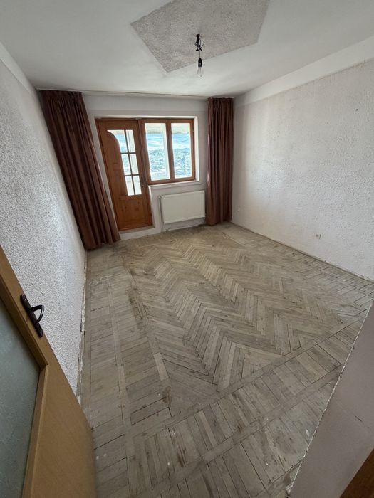 Apartament 3 Camere *Cu îmbunătățiri *Zona de sus