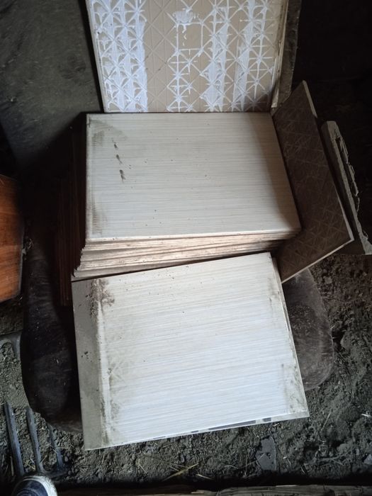 Остатки кафеля продам