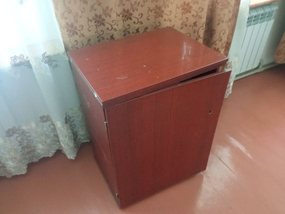 Продам швейную машину