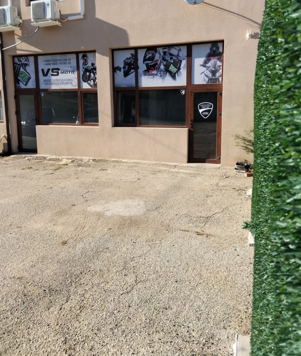 Продава се Магазин в Дупница - 62 кв.м за 1049 €/кв.м - Снимка #1