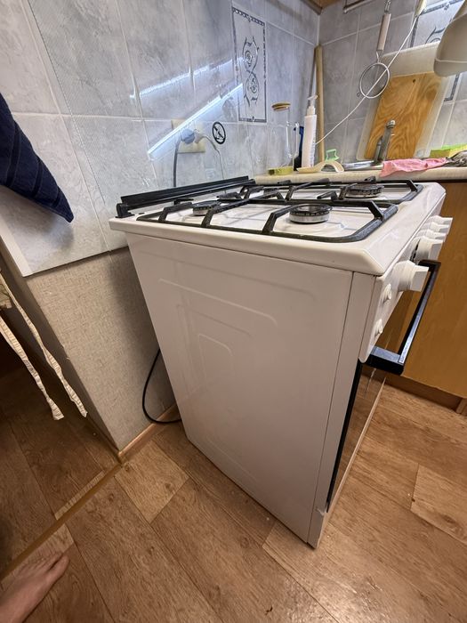 Продаю газовую плиту
